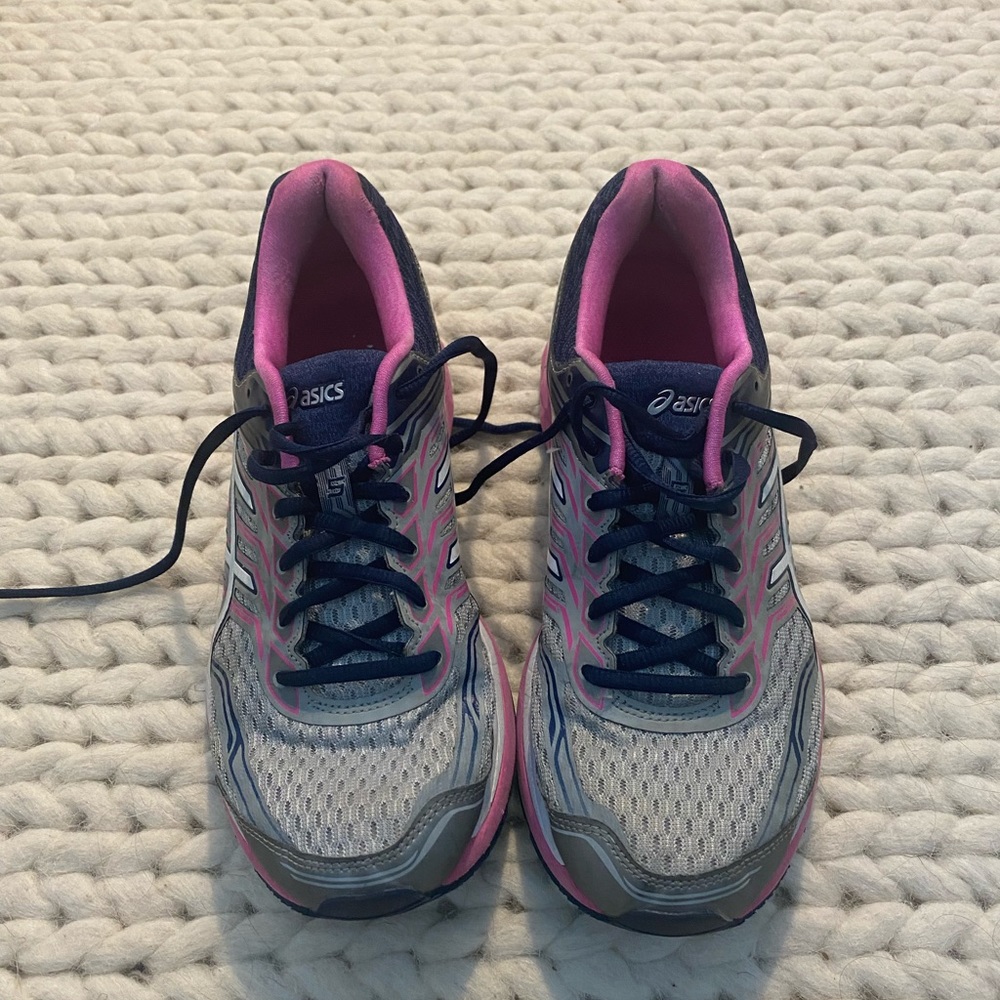 ASIC’s Running Shoes - Picture 4 of 4